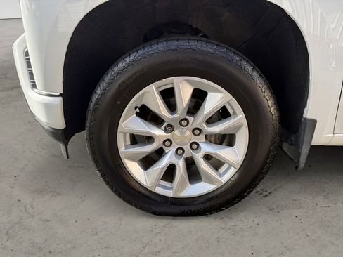 Used 2019 Chevrolet Silverado 1500 Custom w/ Custom Value Package image 14