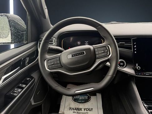 Used 2024 Jeep Wagoneer Series II w/ Flexible Seating Group image 12