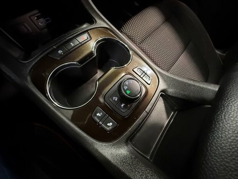 Used 2023 GMC Acadia AT4 image 87