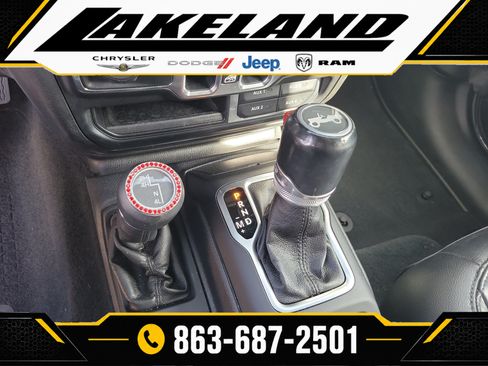 Used 2020 Jeep Wrangler Unlimited Sahara AWD/4WD image 25