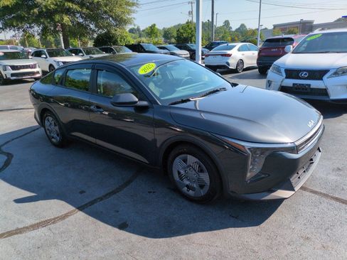 Used 2025 Kia K4 FWD image 1