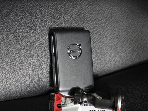 Certified 2023 Volvo S60 B5 Core image 33