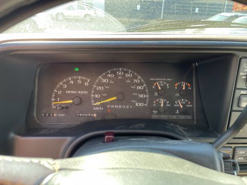Used 1999 Chevrolet Suburban 2500 w/ Preferred Equipment Group 3 image 29