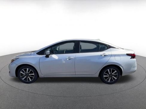 Used 2025 Nissan Versa SV FWD image 9