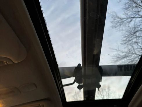 Used 2016 Nissan Juke SL image 34