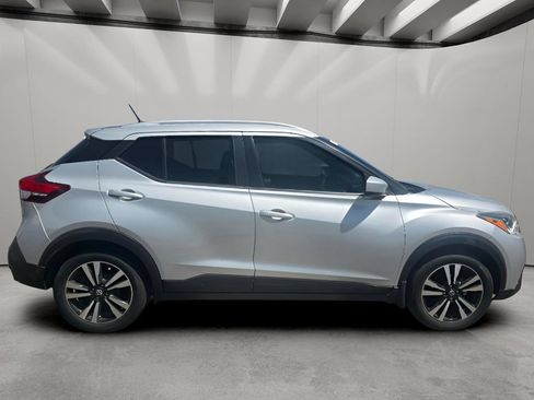 Used 2020 Nissan Kicks SV FWD image 12