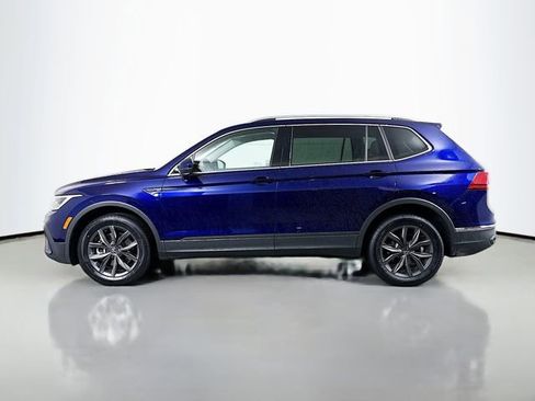 Used 2022 Volkswagen Tiguan SE w/ Panoramic Sunroof Package image 4