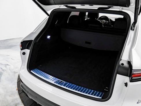 Used 2023 Porsche Cayenne image 90