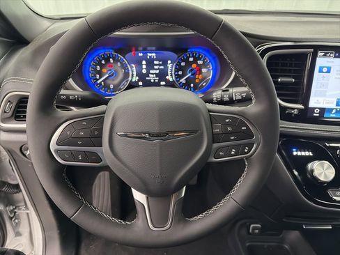 New 2026 Chrysler Pacifica Select image 17