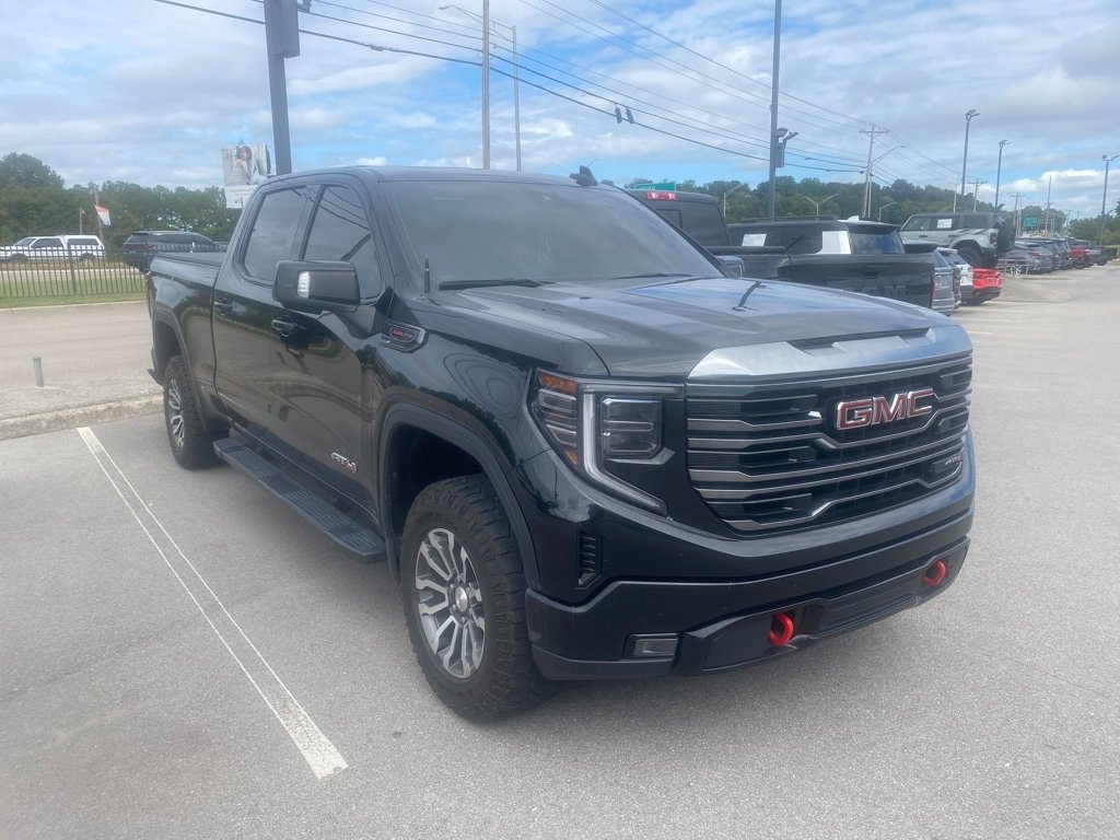 Used 2022 GMC Sierra 1500 AT4 w/ AT4 Preferred Package AWD/4WD image 1