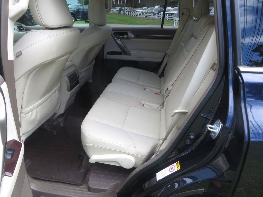 Used 2019 Lexus GX 460 Premium w/ Premium Package AWD/4WD image 29