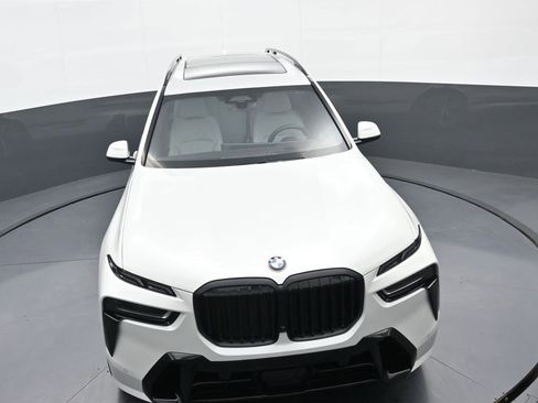 Used 2026 BMW X7 xDrive40i w/ M Sport Package image 32