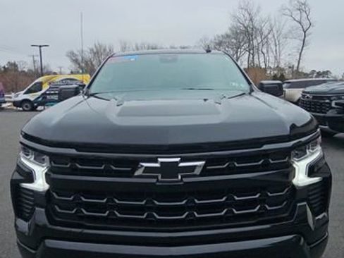 Used 2018 Chevrolet Trax LT w/ LT Convenience Package image 4