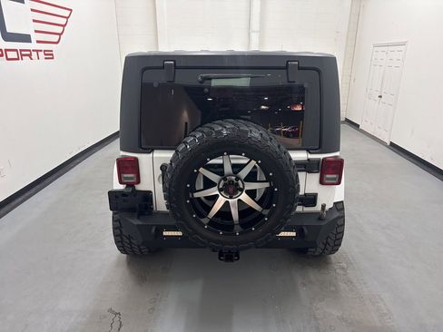 Used 2017 Jeep Wrangler Unlimited Sahara image 10