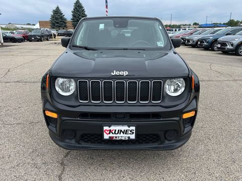 Used 2023 Jeep Renegade Latitude AWD/4WD image 4