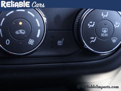 Used 2024 Chevrolet Trax RS image 36