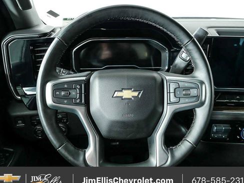 Certified 2025 Chevrolet Silverado 1500 LT AWD/4WD image 9