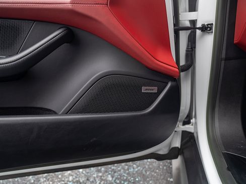 Certified 2023 Porsche Taycan GTS image 19