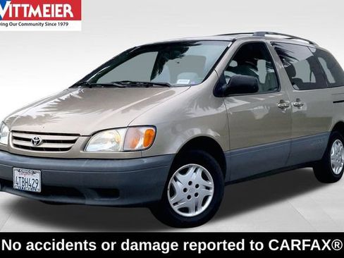 Used 2001 Toyota Sienna LE image 1