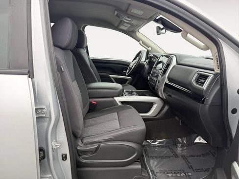 Used 2021 Nissan Titan SV w/ SV Convenience Package image 19