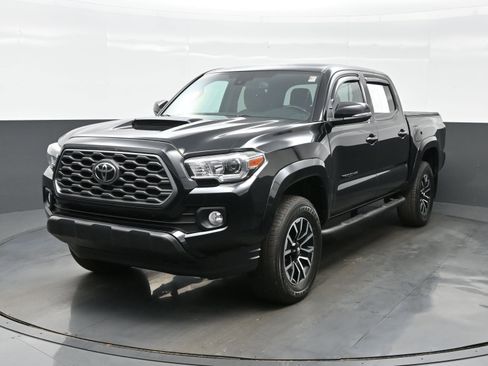 Used 2020 Toyota Tacoma TRD Sport image 1
