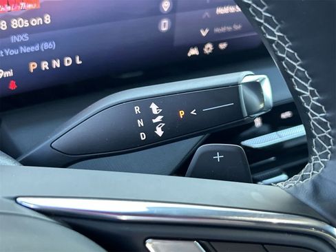 Used 2025 Buick Enclave Preferred image 17