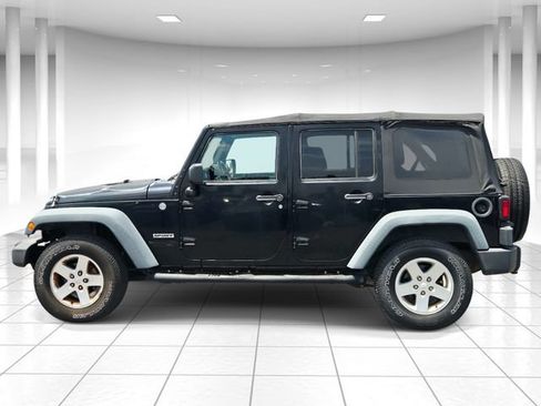 Used 2012 Jeep Wrangler Unlimited Sport AWD/4WD image 2