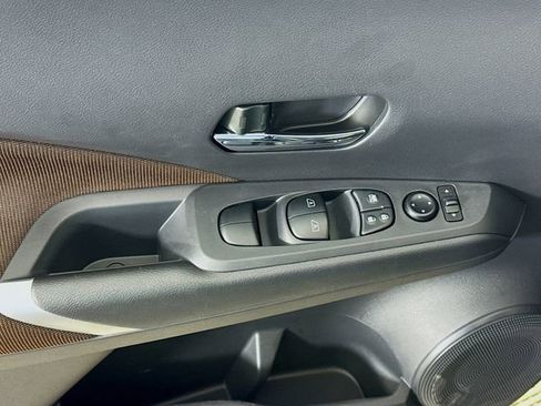 Used 2024 Nissan Kicks SR image 17