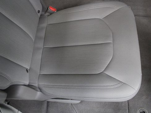 Used 2020 Chrysler Pacifica Touring w/ Advanced Safetytec Group image 19