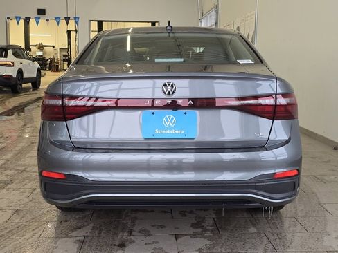 New 2026 Volkswagen Jetta SE image 10