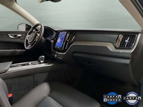 Used 2025 Volvo XC60 B5 Plus image 20