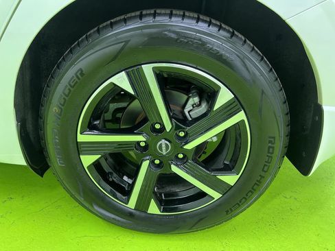 Used 2024 Nissan Sentra SV FWD image 15