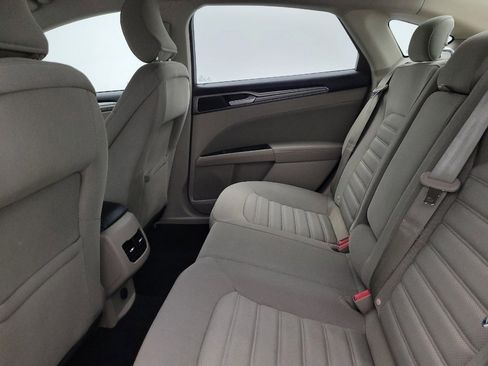 Used 2018 Ford Fusion SE image 18
