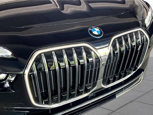 Used 2024 BMW i7 xDrive60 AWD/4WD image 29