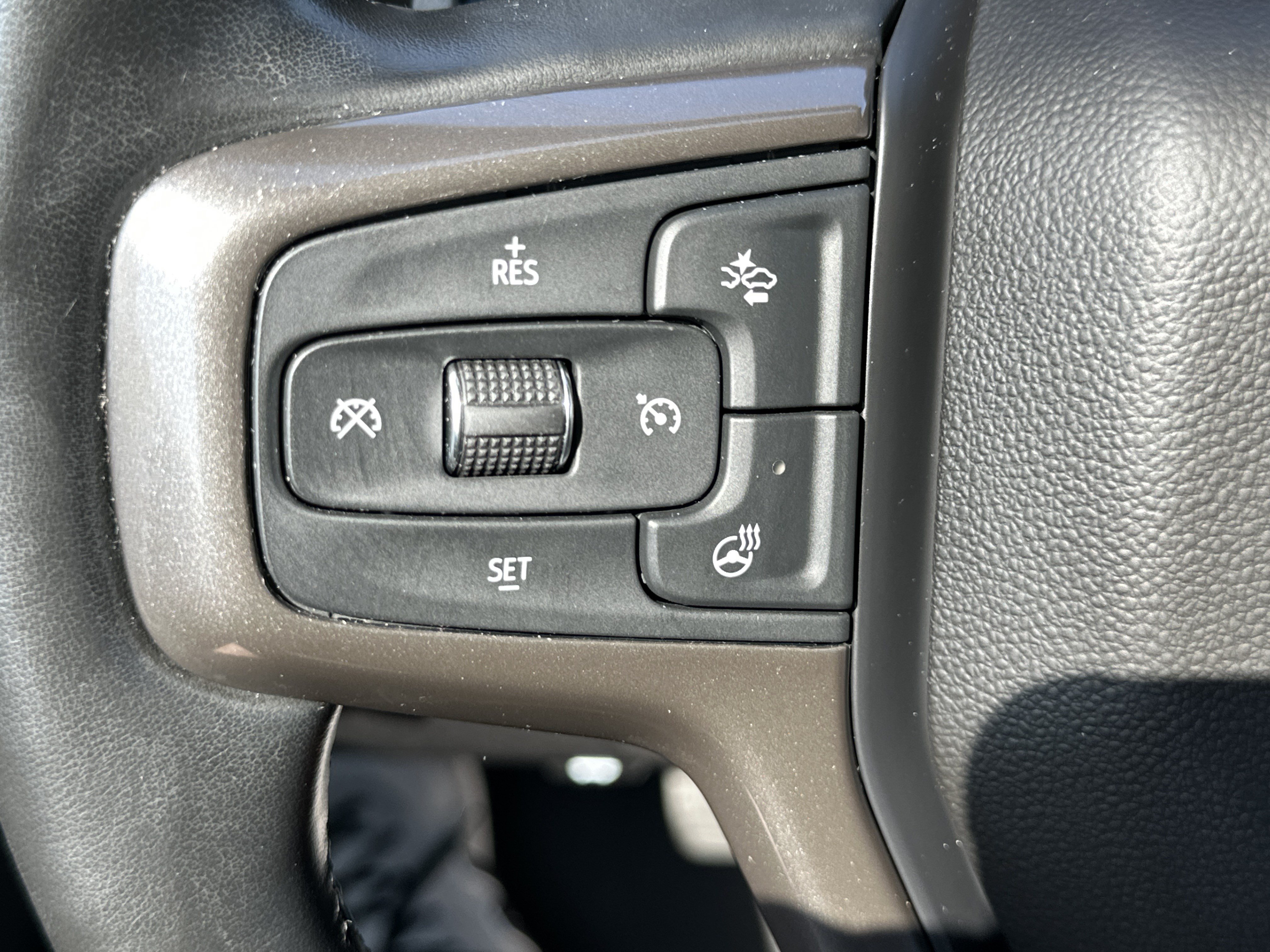 Used 2023 Chevrolet Silverado 1500 ZR2 w/ Technology Package AWD/4WD image 25