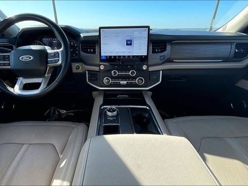 Used 2024 Ford Expedition Max Limited image 19