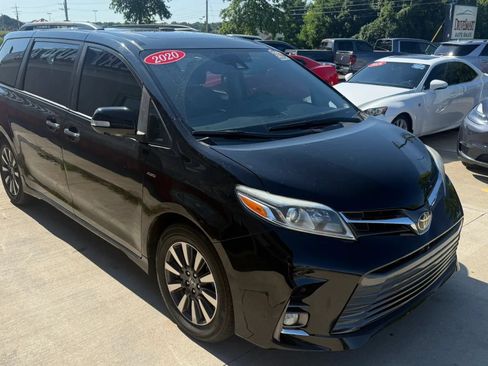 Used 2020 Toyota Sienna Limited Premium AWD/4WD image 2