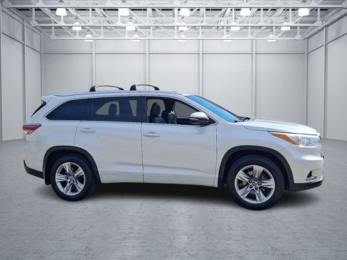 Used 2016 Toyota Highlander Limited Platinum AWD/4WD image 6