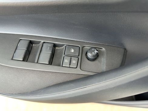 Used 2023 Toyota Corolla LE image 28