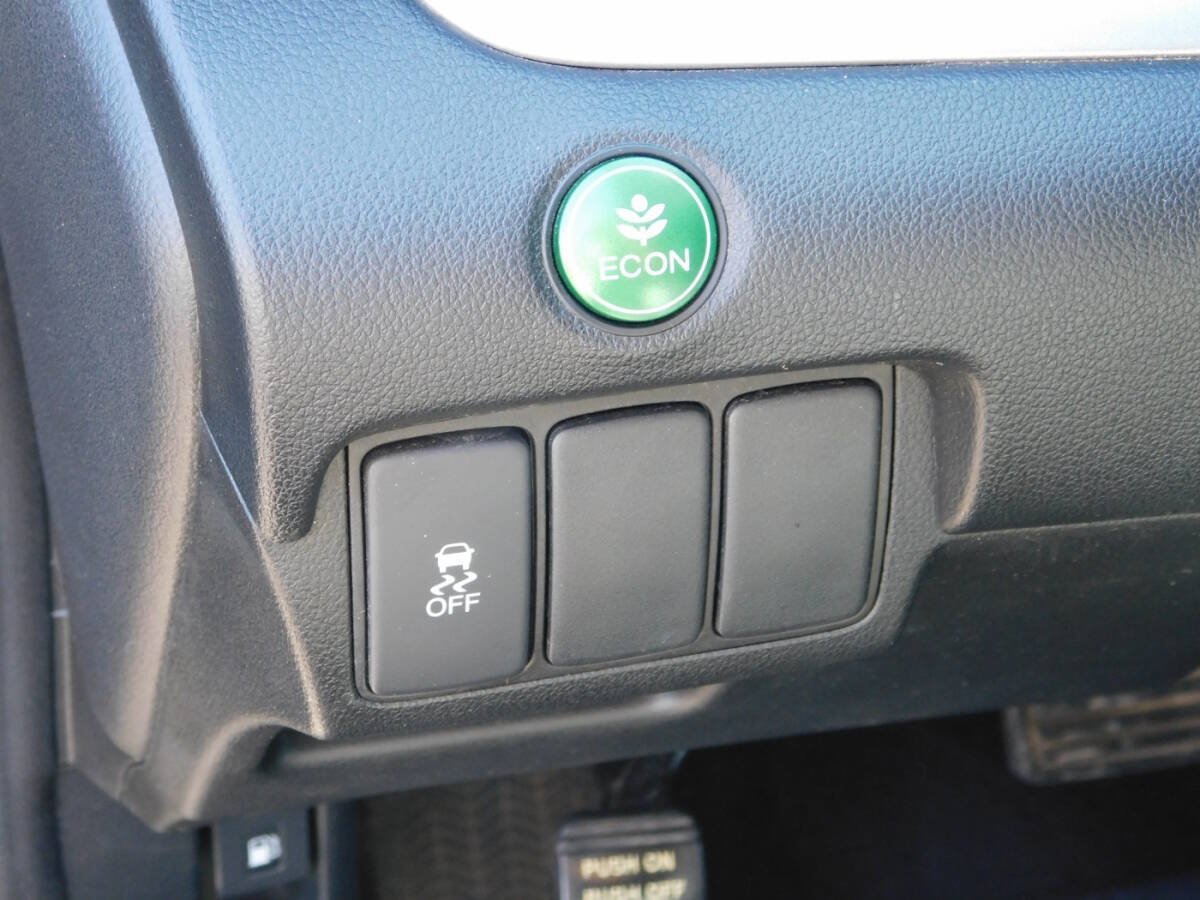 Used 2013 Honda CR-V LX image 19