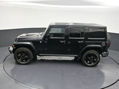 Used 2015 Jeep Wrangler Unlimited Sahara image 16