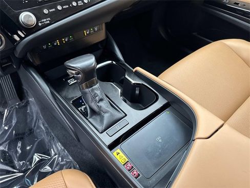 Certified 2023 Lexus ES 350 w/ Premium Package image 25