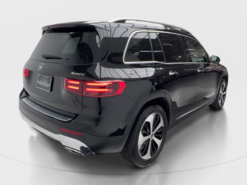Used 2025 Mercedes-Benz GLB 250 4MATIC image 8