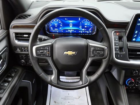 Used 2023 Chevrolet Suburban Premier AWD/4WD image 22
