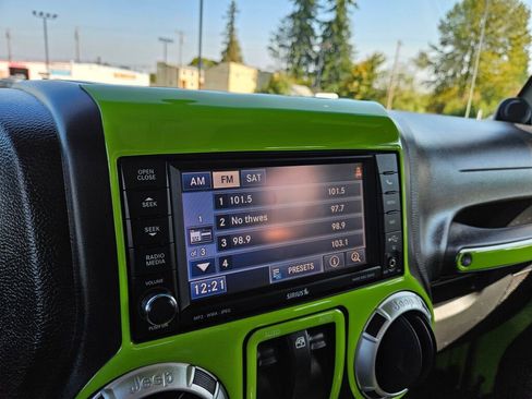 Used 2012 Jeep Wrangler Sahara w/ Connectivity Group AWD/4WD image 18