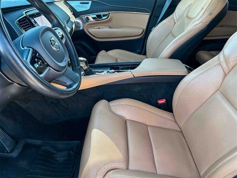 Used 2022 Volvo XC90 T6 Inscription w/ Lounge Package image 13