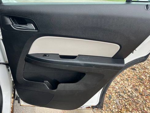 Used 2012 Chevrolet Equinox LS AWD/4WD image 21