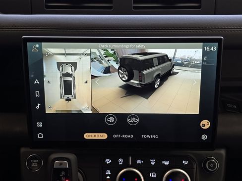 New 2026 Land Rover Defender 130 X-Dynamic SE image 19