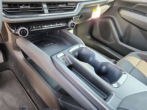 New 2025 Chevrolet Equinox EV RS image 19