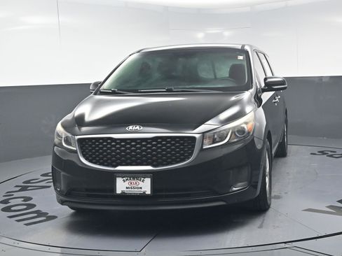 Used 2015 Kia Sedona L image 5